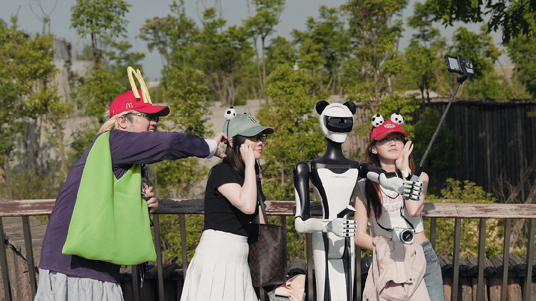 网红景点当“旅游搭子”！星动纪元星动Q5在成都