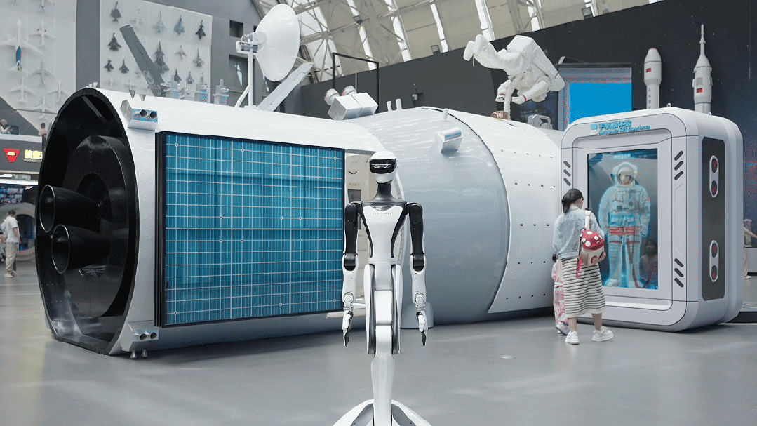 网红景点当“旅游搭子”!星动纪元星动Q5在成都(图3) 网红景点当“旅游搭子”!星动纪元星动Q5在成都(图3)