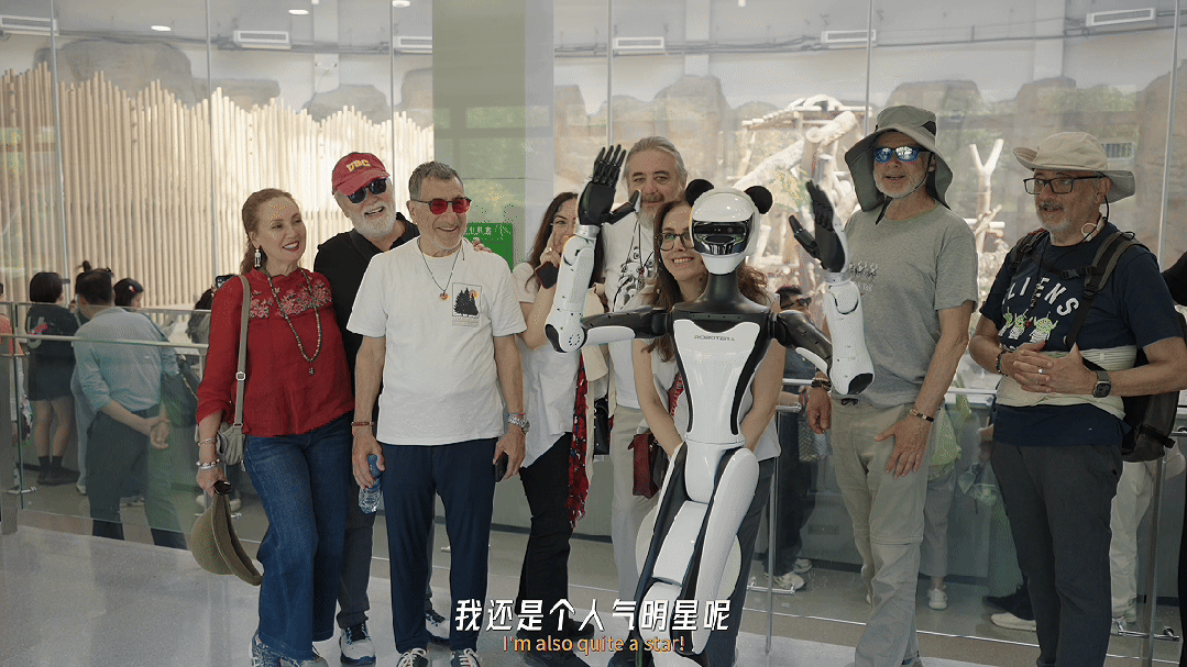 网红景点当“旅游搭子”!星动纪元星动Q5在成都(图6) 网红景点当“旅游搭子”!星动纪元星动Q5在成都(图6)